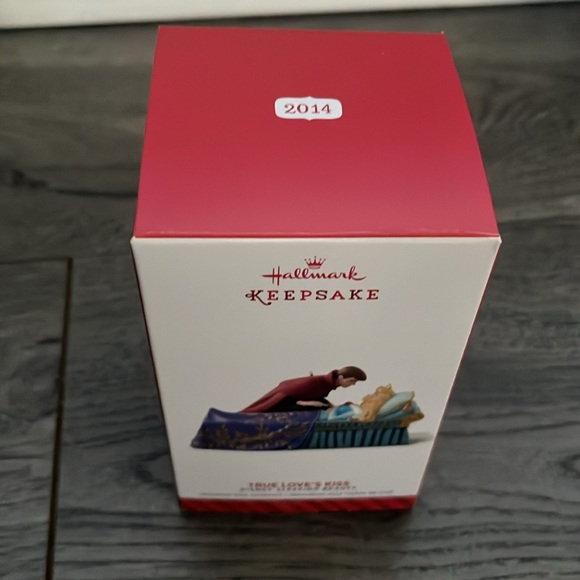 Hallmark Sleeping Beauty ornament - Picture 3 of 5